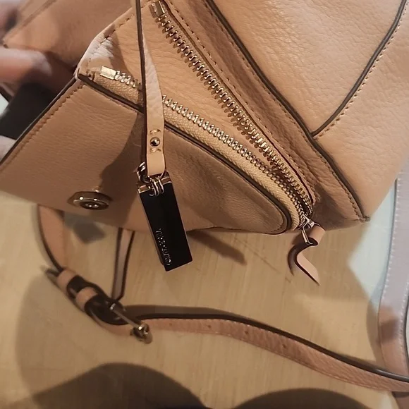 Vince Camuto Pink Crossbody/Shoulder Bag with Flap Design and adjustable Strap - Picture 10 of 15